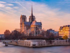 2026-11-21 - Paris : Institut du Monde Arabe et Cath&eacute;drale Notre Dame OU Panth&eacute;on